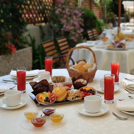 Отель Corallo Wellness Диано-Марина